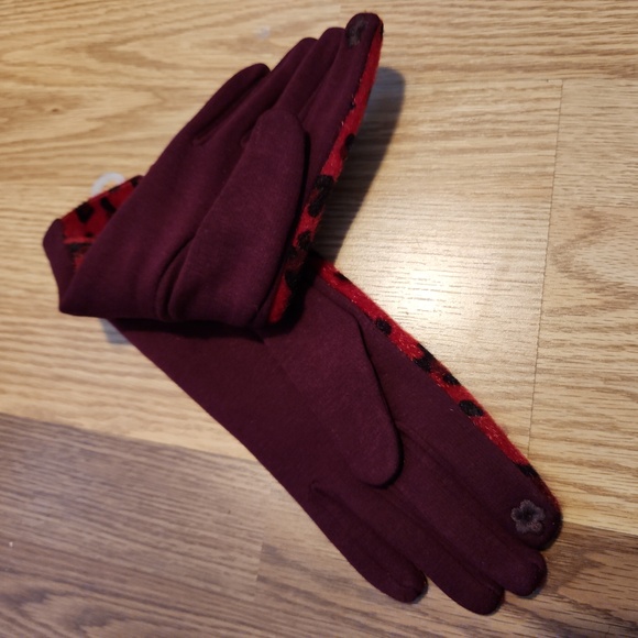 Gloves - Picture 2 of 2